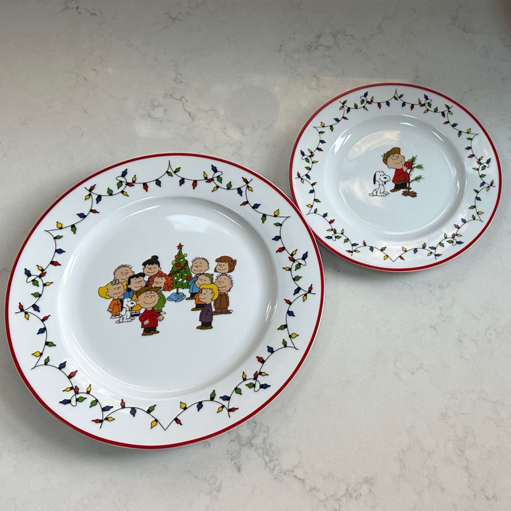 Peanuts Christmas Dinnerware Set